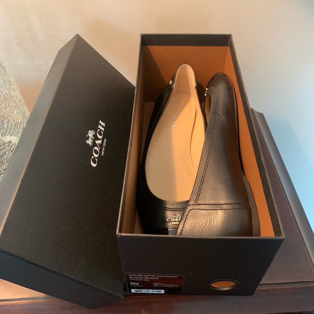 EUC Coach Calf & Patent Leather Flats size 9M